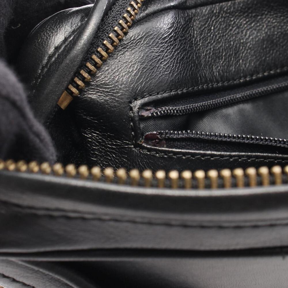 CHANEL Black Lambskin Leather Shoulder Bag - Picture 5 of 6